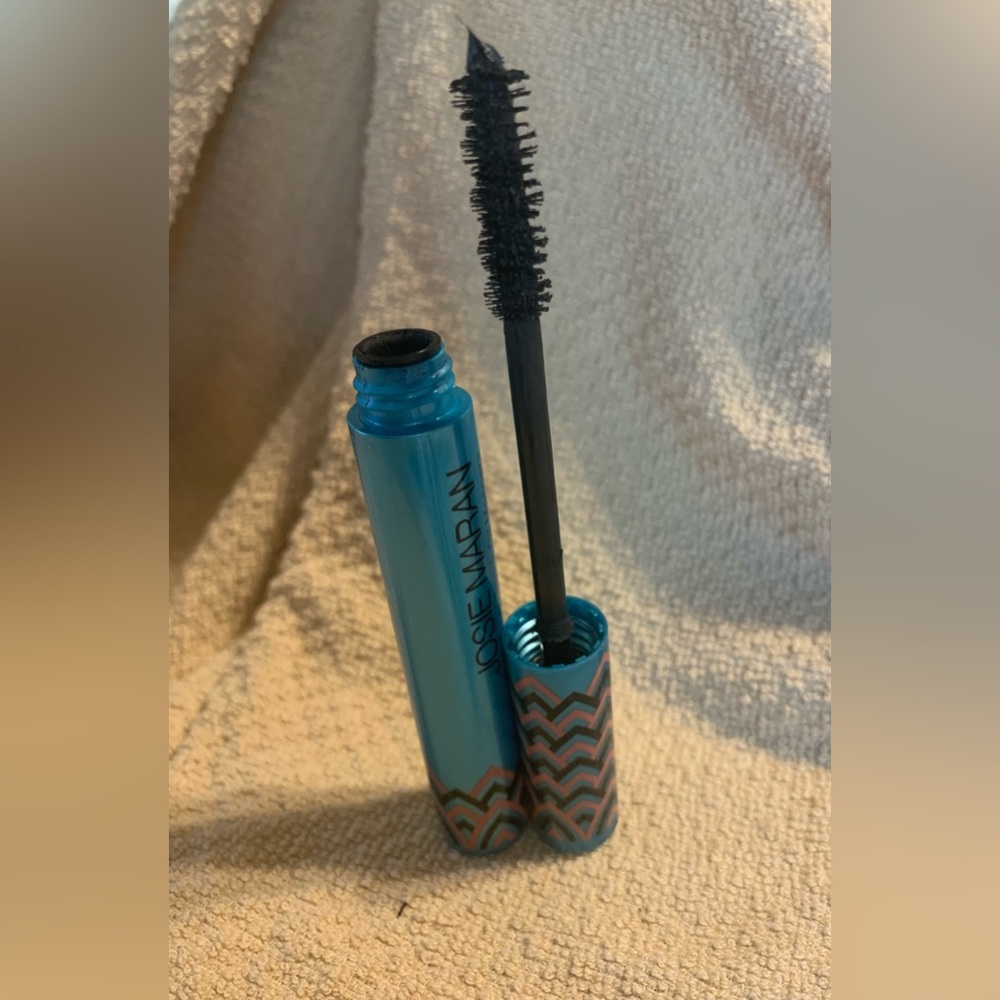 New Argan Black Oil Mascara by Josie Maran